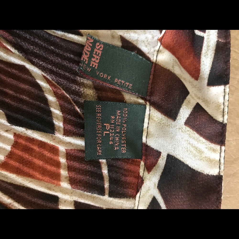 Blouses - Picture 4 of 4